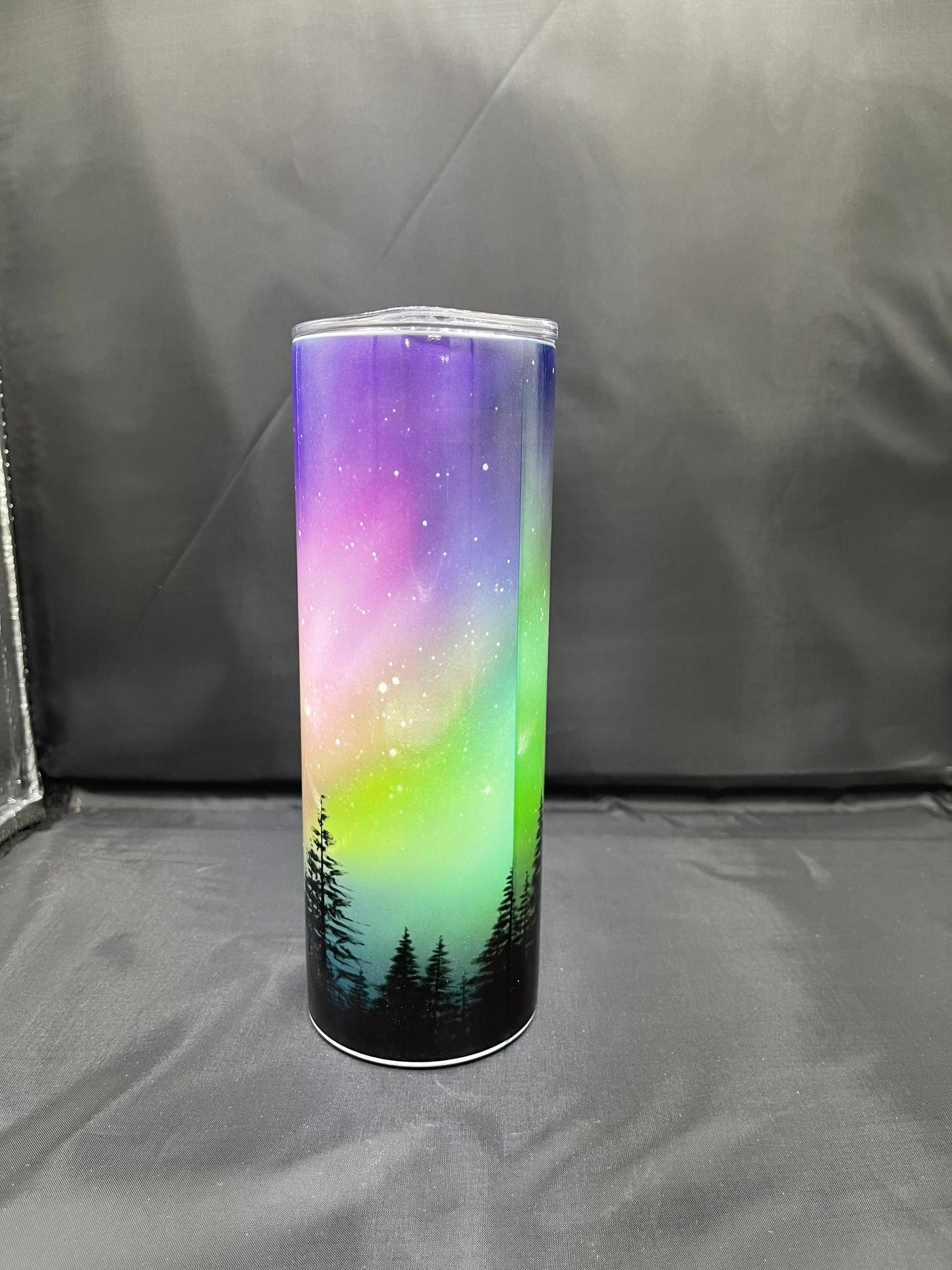 Beautiful Northern Lights tumbler 20oz.